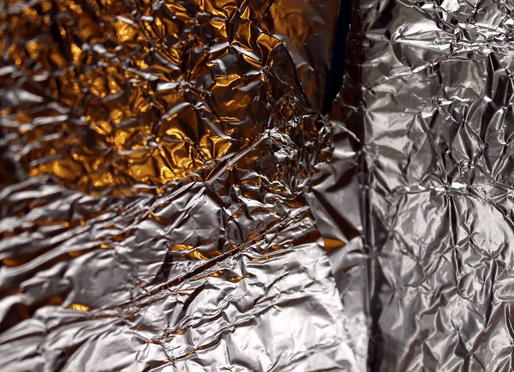 What Can I Use Instead of Tin Foil in the Oven? Substitute Ninja